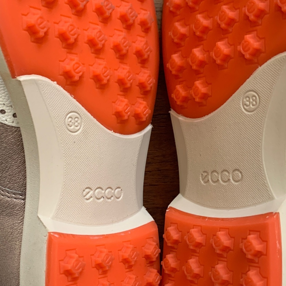 ECCO Bronze and White Leather Oxfords. - Picture 5 of 15